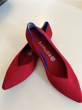 Rothy's Red Pointed Knit Flats with Blue Trim Size 8.5